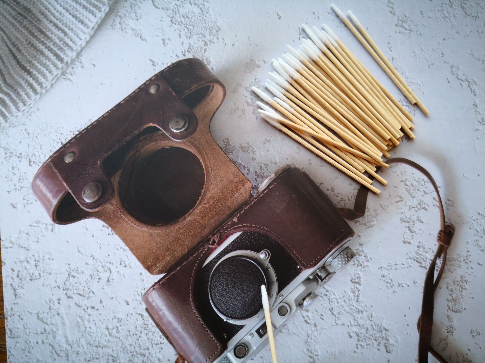 cotton swab for precision cleaning